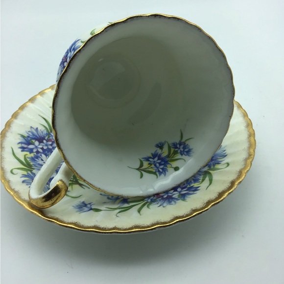 Gorgeous Paragon Tea Cups and Saucers - Picture 7 of 7